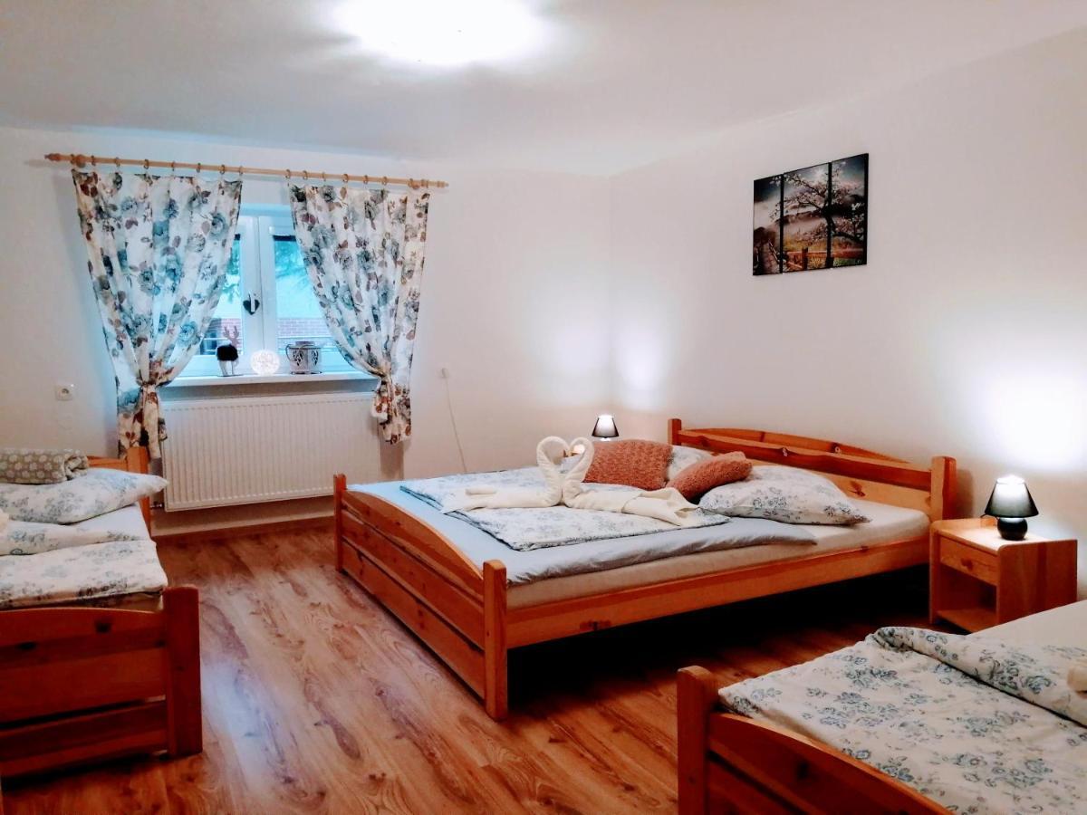 Apartman Paula -Dovolenka Pri Aquaparku Liptovsky Mikulas Ngoại thất bức ảnh
